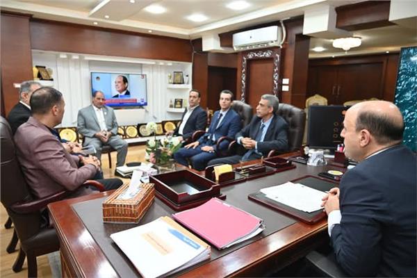 محافظ الغربية يستقبل المواطنين