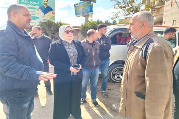 رئيسة مدينة بسيون بالغربية خلال الجولة