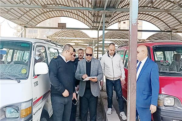 المحافظون والقيادات التنفيذية قاموا بجولات على المواقف لمتابعة أسعار الأجرة