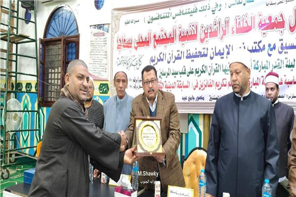 رئيس مدينة سفاجا يشهد تكريم 100 من حفظة القرآن الكريم