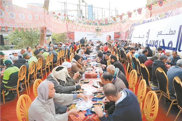 وجبة إفطار وسحور على منصة الإطعام