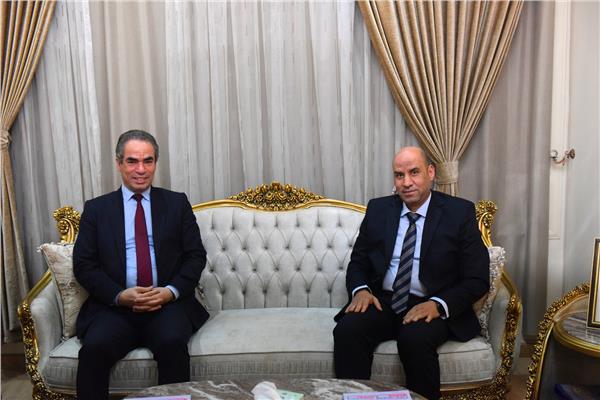 وزير العمل ورئيس الهيئة الوطنية للإعلام 