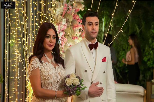 مهند حسني ورانيا يوسف في مسلسل روج أسود