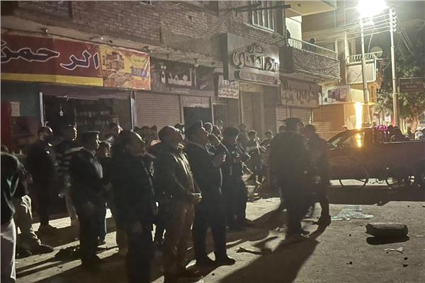 انهيار حائط ببرج تحت الإنشاء 