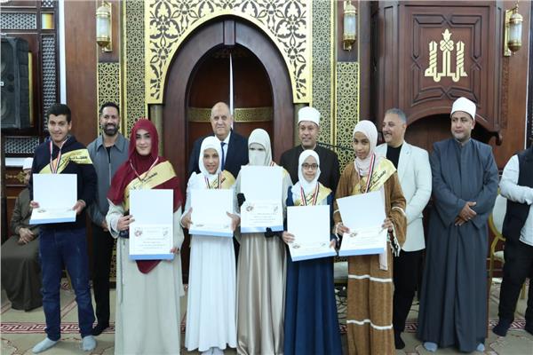 احتفالية محافظة الإسماعيلية بتكريم حفظة كتاب الله