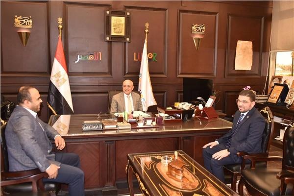محافظ الأقصر يستقبل مدير فرع هيئة الرعاية الصحية الجديد