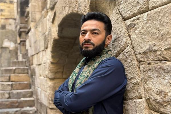 النجم حمادة هلال