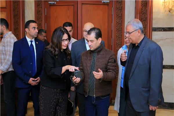الدكتورة جيهان زكى والمخرج هشام عطوة
