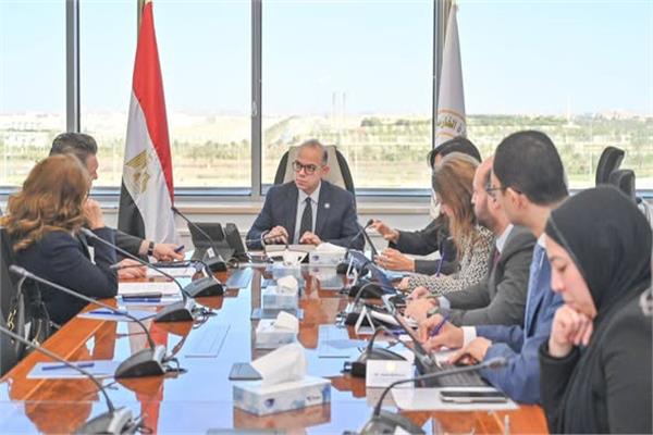وزير الاستثمار والتجارة الخارجية