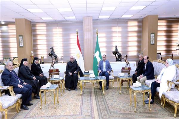 وفد كنسى لتهنئة محافظ الشرقية بعيد الفطر المبارك