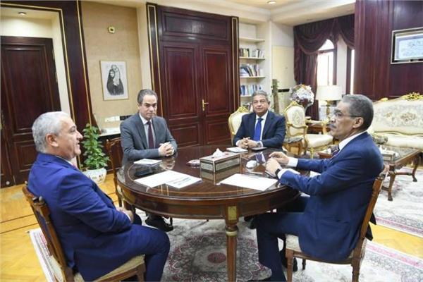 وزير الدولة للإعلام ورئيس المجلس الأعلى لتنظيم الإعلام ورؤساء الهيئات