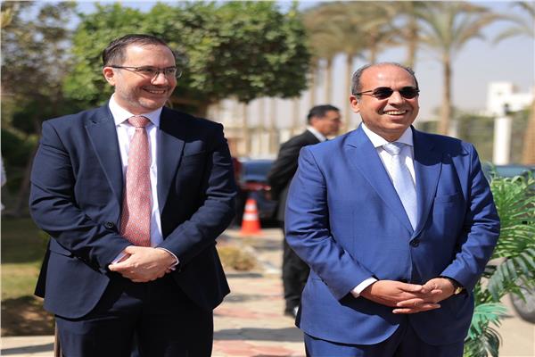 الدكتور محمد لطفي رئيس الجامعة البريطانية في مصر