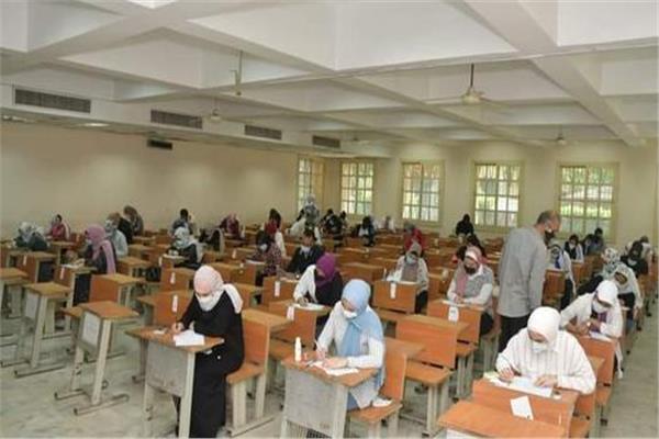 هل ستكون الدراسة بالجامعات "أون لاين".. مصدر بالتعليم العالي يطيب | خاص 