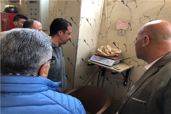 محافظ الدقهلية يتفقد مخبز المحافظة