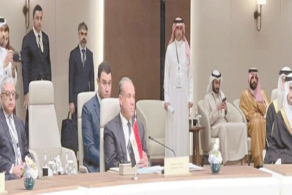 د. بدر عبد العاطى خلال مشاركته فى الاجتماع الوزراء التشاورى بالرياض 