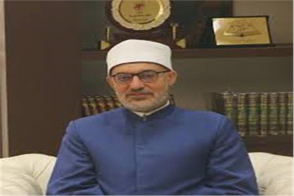 مفتي الجمهورية يهنئ الرئيس السيسي  بحلول عيد الفطر المبارك