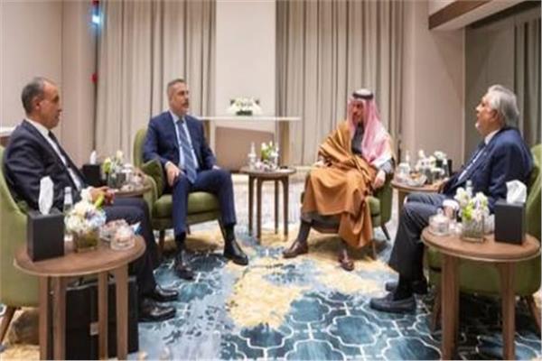 اجتماع رباعي