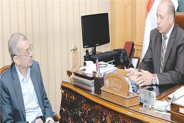 رئيس جامعة المنصورة خلال حواره مع «الأخبار»