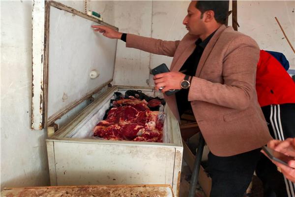 ضبط لحوم مذبوحة خارج المجازر وأسماك غير صالحة للاستهلاك 