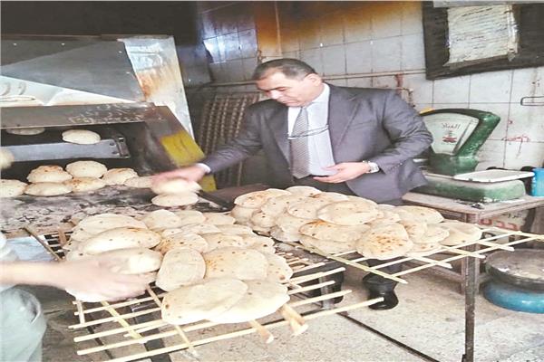 وكيل أول وزارة التموين بالقاهرة يتابع منظومة الخبز