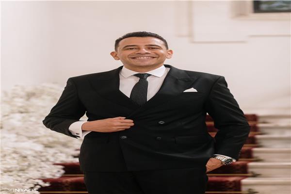 الدكتور عمرو حسن أستاذ أمراض النساء والتوليد