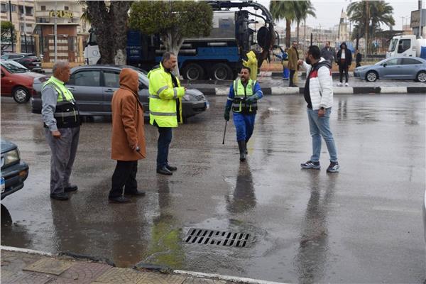 الجهود الميدانية للتعامل مع نوة الأمطار بالإسماعيلية
