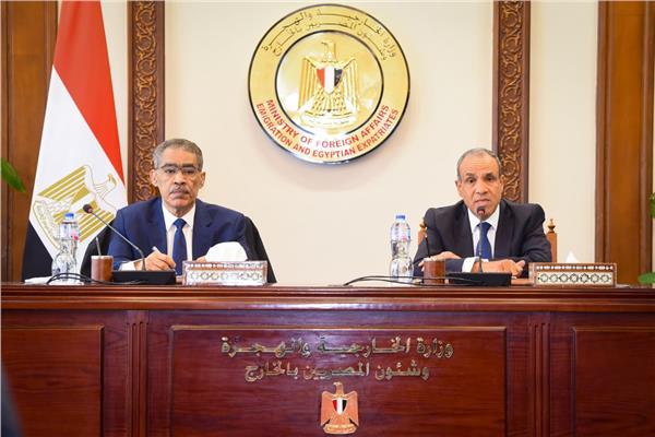 صورة من الإحاطة الخاصة بوزيري الخارجية والدولة للإعلام