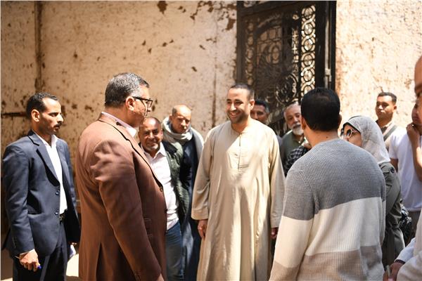 محافظ قنا يتفقد "دندرة" لبحث إحياء السياحة الريفية ويوجه برفع كفاءة الخدمات بالقري