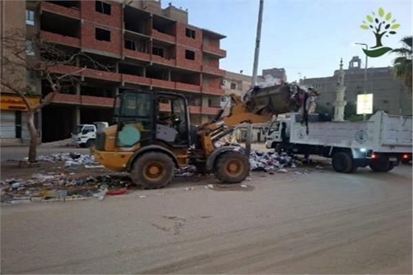 استمرار حملات النظافة المكثفة ورفع التراكمات بحى الهرم 