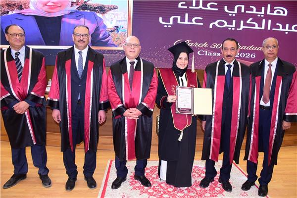 الدكتور حسان النعماني رئيس جامعة سوهاج خلال فعاليات حفل خريجي كلية الطب