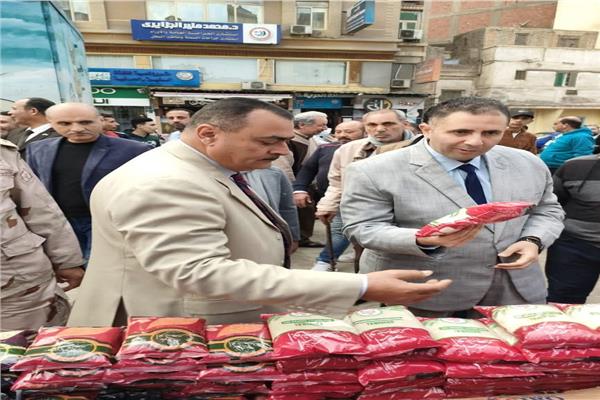 مبادرة «دمياط إيد واحدة» لتوفير السلع للمواطنين بأسعار مخفضة