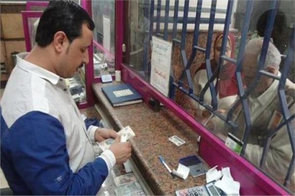 بدء صرف معاشات أبريل 2026 
