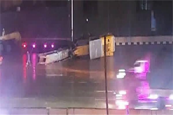 انقلاب حفار ثقيل على «دائري المريوطية» 