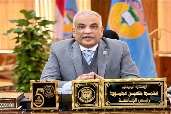 الدكتور محمد حسين، رئيس جامعة طنطا