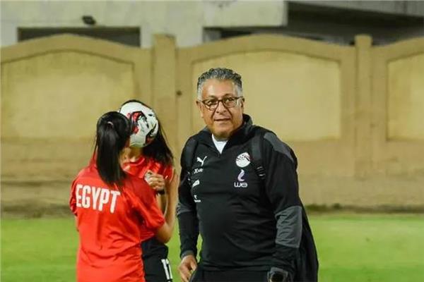 محمد كمال المدير الفني لمنتخب مصر الأول للكرة النسائية