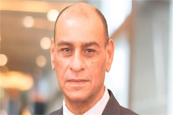 الدكتور محمد عزام