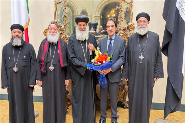 السفير بسام راضي خلال استقبال وفد الكنيسة  