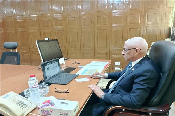 محافظ شمال سيناء يشارك في اجتماع عبر «زوم» 