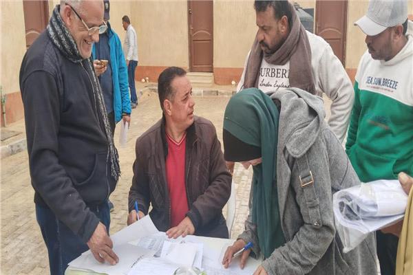  تسليم المنتفعين اراضي ومنازل  بالتجمعات التنموية  بمركز نخل