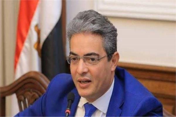 الدكتور طارق سعدة