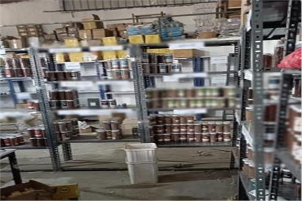 ضبط 31 ألف عبوة غير مطابقة بالقاهرة