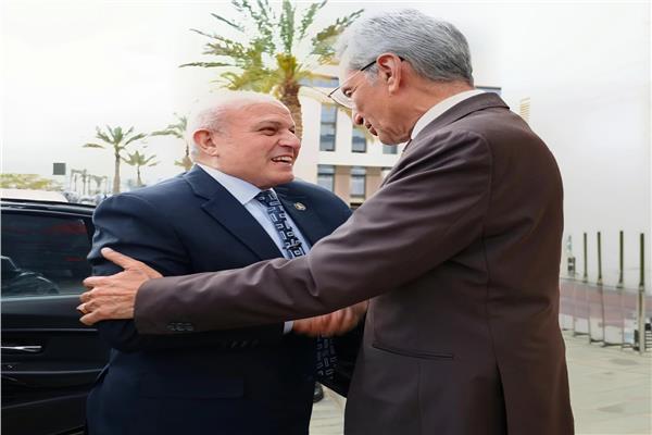 رئيس هيئة النيابة الإدارية يلتقي وزير شئون المجالس النيابية 