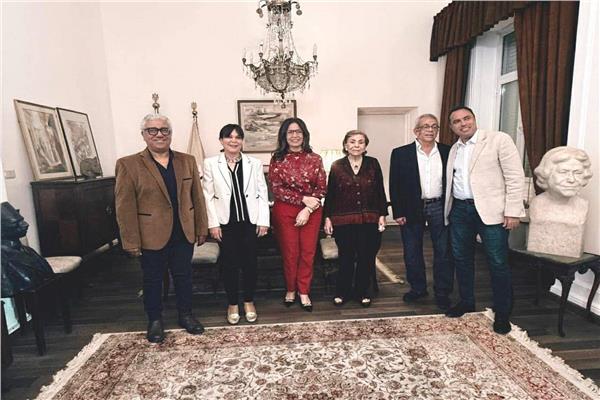 وزيرة الثقافة تبحث مع المخرجين  مشروع أرشيف السينما 
