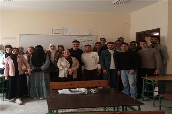 جامعة دمنهور تواصل سلسلة قوافل مبادرة محو الأمية