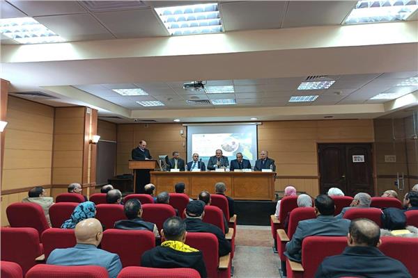 خلال الجلسة 