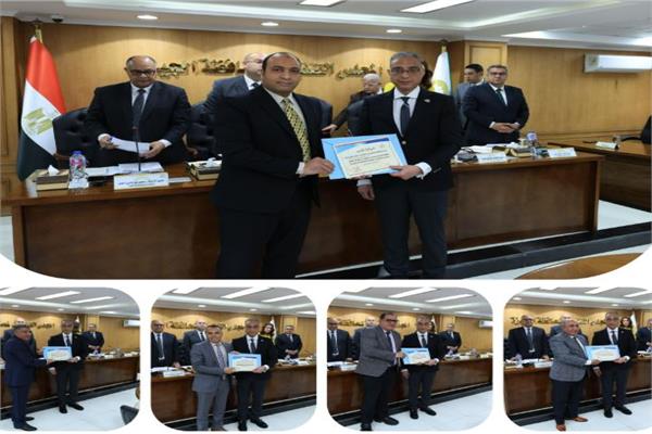 محافظ الجيزة يكرّم رئيس شركة مياه الشرب