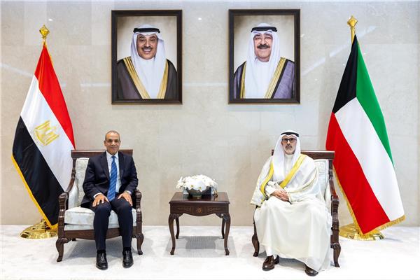د. بدر عبد العاطي وزير الخارجية ونظيره الكويتي الشيخ جراح جابر الأحمد الصباح
