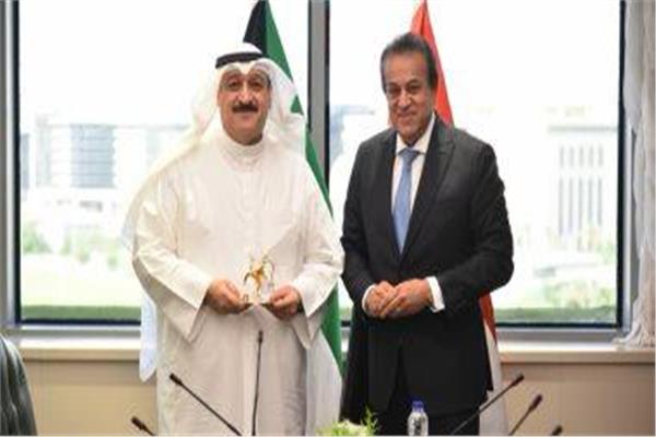 الدكتور خالد عبدالغفار وزير الصحة خلال اللقاء