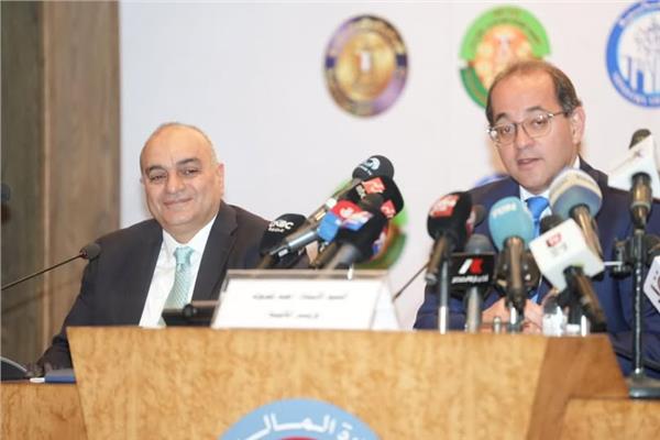 وزير المالية