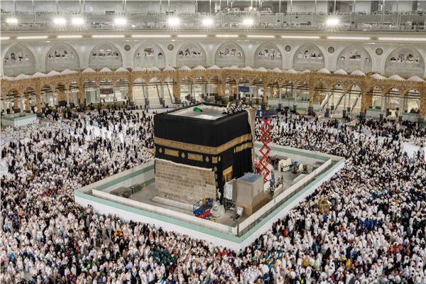 بدء الصيانة الدورية للكعبة المشرفة للحفاظ على العناصر المعمارية